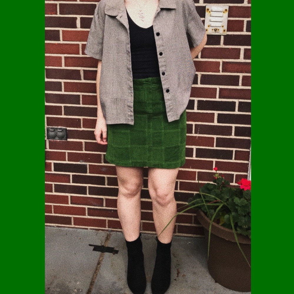 Green corduroy skirt 🦎